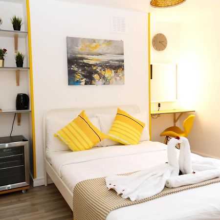 Stylish Rooms 1-Minute Walk To Camden Town Metro, Shops, Cafes, Bars & Restaurants With Shared Bathrooms London Exterior photo